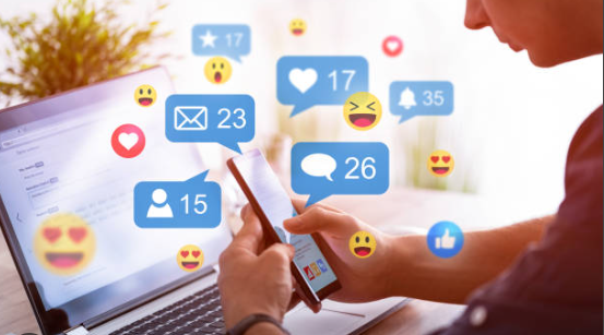 social media marketing (SMM)